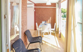 Cozy Apartment In Alicante With Wifi